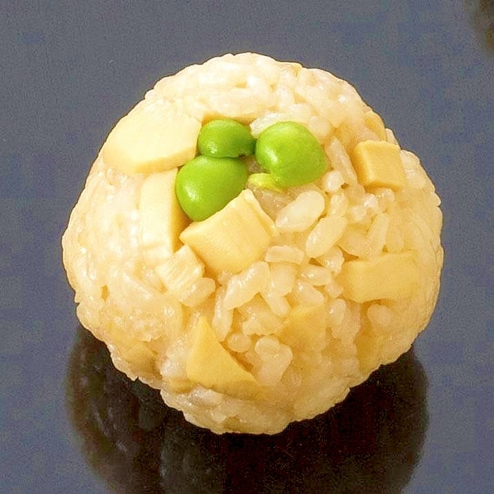 「かき醤油」で簡単♪たけのこご飯むすび